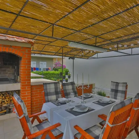 Spacious Luxury In Vibrass Villa