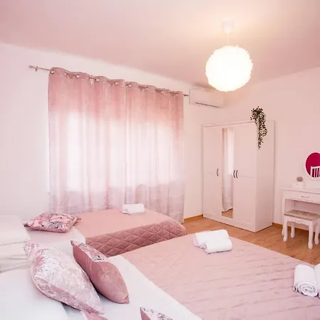 Spacious Luxury In Vibrass Split