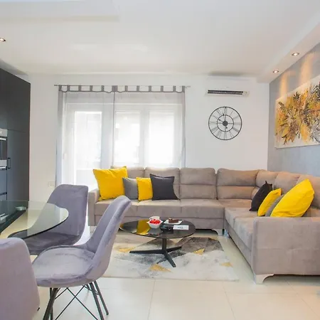Spacious Luxury In Vibrass * Split