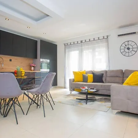 Villa Spacious Luxury In Vibrass