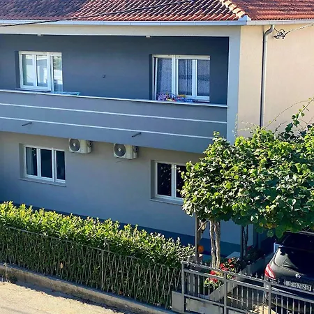 Villa Spacious Luxury In Vibrass *
