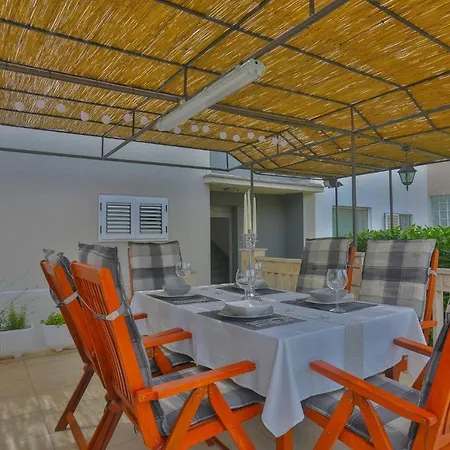 Spacious Luxury In Vibrass Split