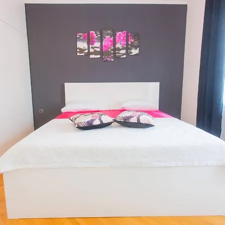 Spacious Luxury In Vibrass Villa Split