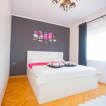 Villa Spacious Luxury In Vibrass