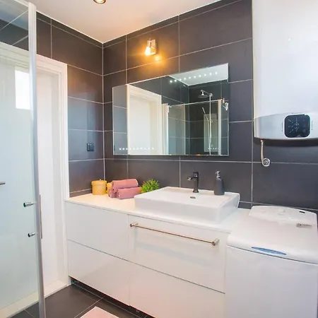 Spacious Luxury In Vibrass Split