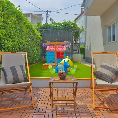 Spacious Luxury In Vibrass *
